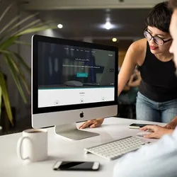 قالب وردپرس شرکتی bizlight | رایگان و فارسی
